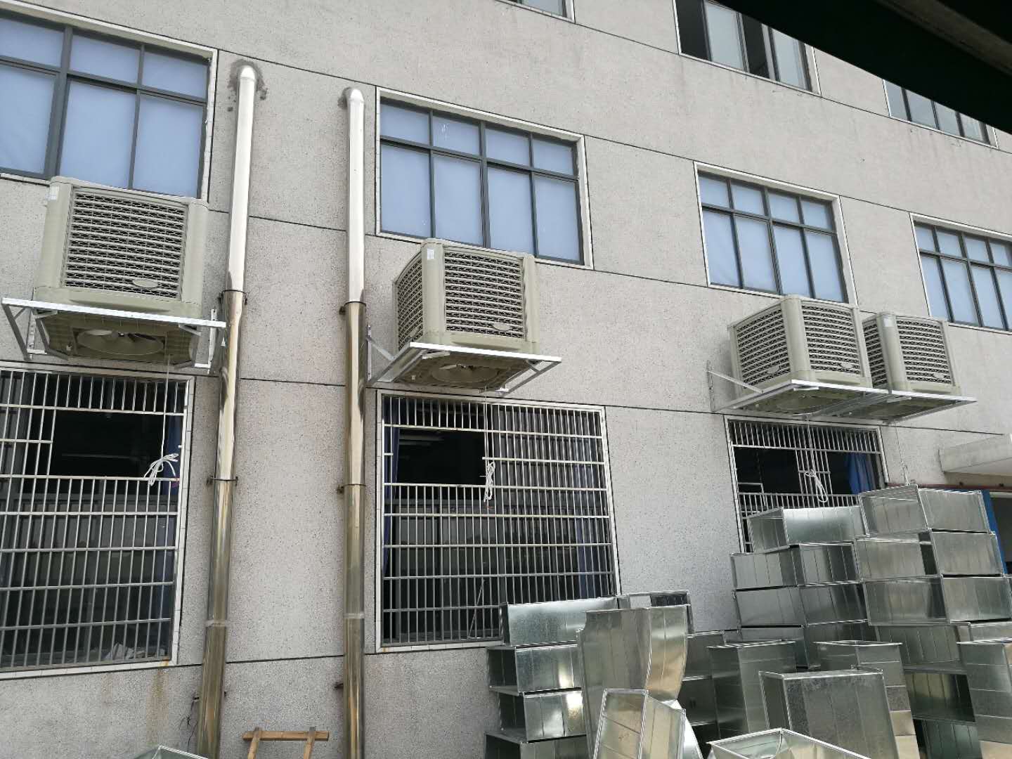工業(yè)水空調(diào)與電空調(diào)有什么區(qū)別？